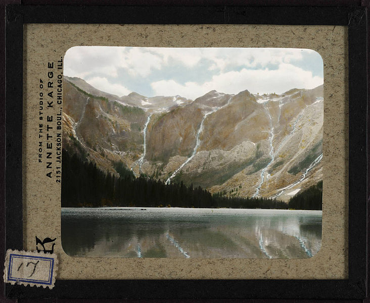 File:Basin surrounded by high peaks. 17.jpg