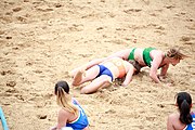 Deutsch: Beachhandball bei den Olympischen Jugendspielen 2018; Tag 6, 12. Oktober 2018; Mädchen, Hauptrundenspiel – Ungarn-Niederlande 2:1 English: Beach handball at the 2018 Summer Youth Olympics at 12 October 2018 – Girls Main Round – Hungary-Netherlands 2:1