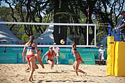 Deutsch: Beachvolleyball bei den Olympischen Jugendspielen 2018; Tag 8, 14. Oktober 2018; Mädchen, Achtelfinale – Bolivien-Puerto Rico 0:2 (18–21/18–21 ) English: Beach volleyball at the 2018 Summer Youth Olympics at 14 October 2018 – Girls Round of 16 – Bolivia-Puerto Rico 0:2 (18–21/18–21 )