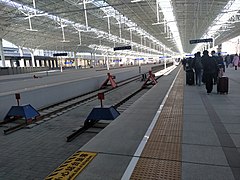 Spoorwegstation Peking Noord perron 3 (1) .jpg