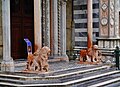 Leoni stilofori, protiro del portale nord della Basilica di Santa Maria Maggiore, Bergamo, XII secolo.