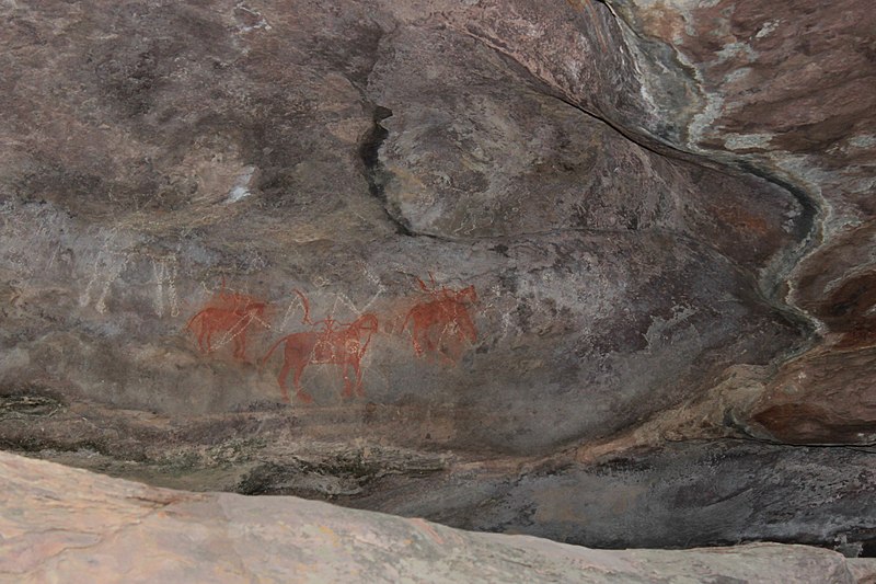 File:Bheem Baithika Caves Paintings (12).jpg