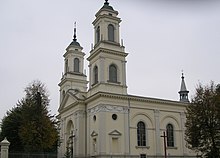 Boczna fasada kościoła, Praszka.jpg