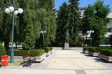 Botevgrad-Hristo-Botev-monument.jpg