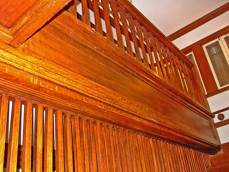 File:Bradley House staircase detail.jpg