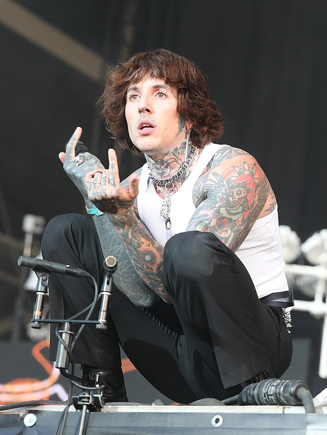 Oli Sykes - Wikipedia