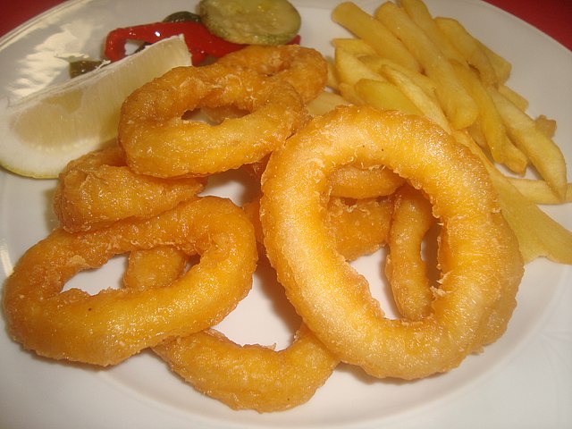 Como hacer calamares con patatas a la marinera