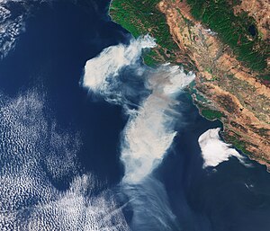Kalifornia pożarów ESA385120.jpg