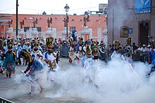 Firing muskets CarnivalHuejotzingo2011early.JPG