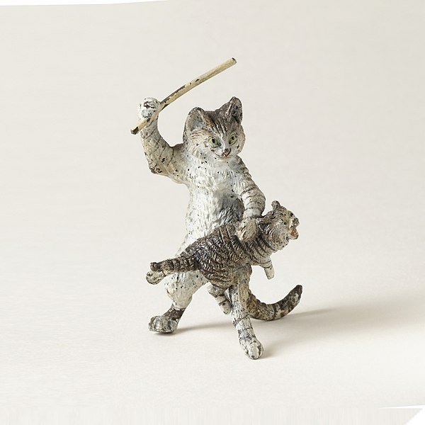 File:Cat and kitten Figure, late 19th–early 20th century (CH 18382391-2).jpg