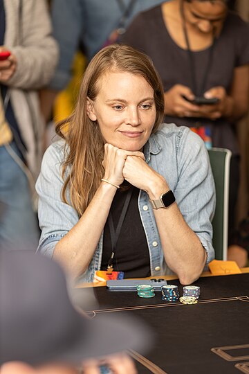 File:Cate Hall playing poker at Manifest 2023.jpg