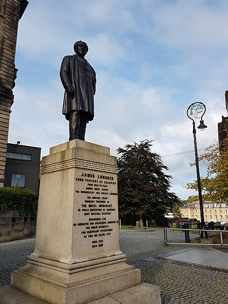 File:Cathedral Square, Statue Of James Lumsden.jpg