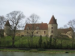 Château de la Motte à Arthel.jpg