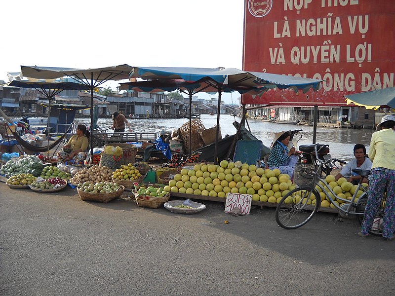 File:Chợ ven kênh, Cà Mau.jpg