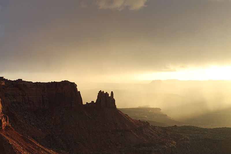 File:Cliff Walls at Canyon Lands National Park.JPG