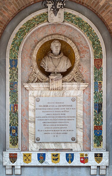 Bust and monument of Hildebrande de Hemptinne