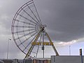 Construction of the Giant Wheel Kirkcaldy - panoramio.jpg