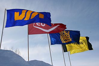 Eine Unternehmensflagge bei Siedlern, Rails & Trails, Sammlung kanadischer Flaggen.