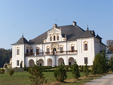 Kulmbach Palace is the country residence of the Grand Duke of Polnitsa