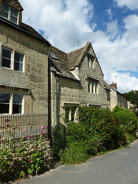 File:Dialtryst, Painswick 02.jpg