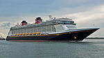 Круизный лайнер Disney Fantasy (6) (21000557309) .jpg