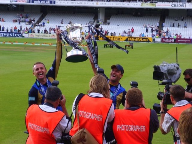 Dominic Cork (left) and Sean Ervine hold aloft the 2009 Friends Provident Trophy