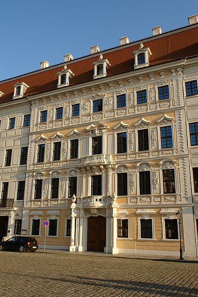 File:Dresden-Taschenbergpalais.jpg