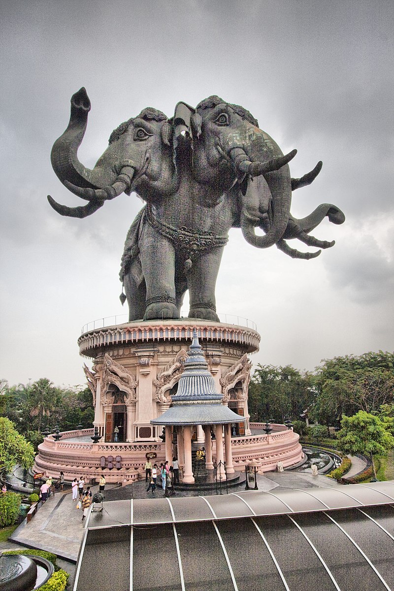 800px Erawan museum 001