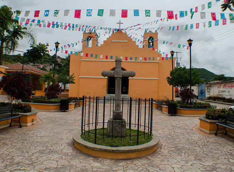 File:Ermita de San Bernabé 3.jpg