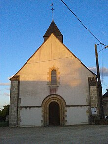 Façade de l'église Saint-Pierre de Saligny-le-Vif.jpg