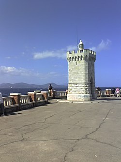 Faro piazza bovio, piombino.jpg