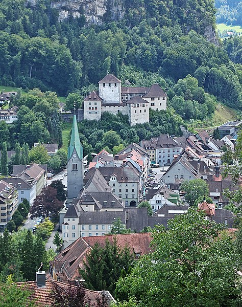 File:Feldkirch (Vorarlberg) - Blick vom Ardetzenberg zum Dom und zur Schattenburg (01-2).JPG