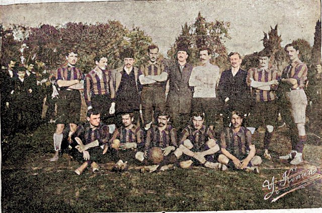 Fenerbahçe squad before a league match from the 1907-1908 season. The founding president of the club, Ziya Songülen, is standing fourth from the left.