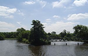 Fiddler's Elbow - with the arm of the river to the weir on the right (looking downriver)