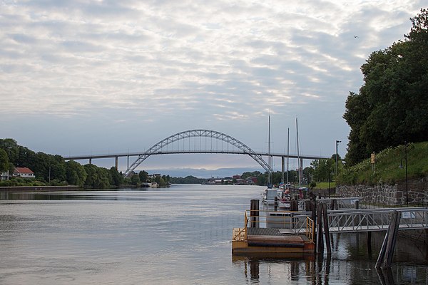 Image: Fredrikstad bridge   view from the the old town's port