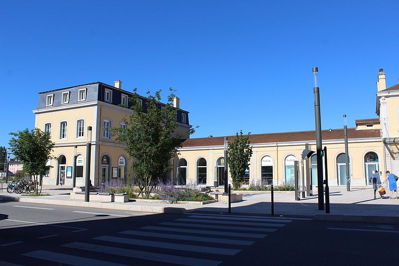 File:Gare Bourg Bresse 1.jpg