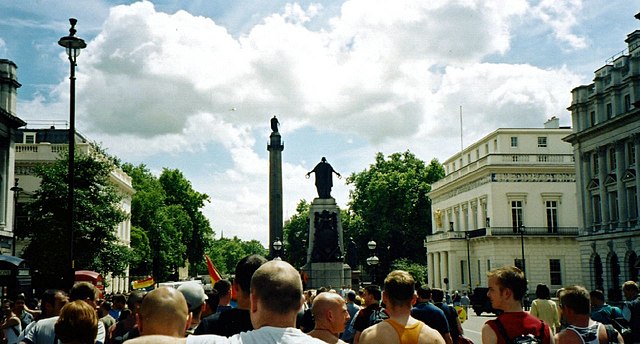 File:Gay Pride march in London 1999 (3).jpg - Wikimedia Commons