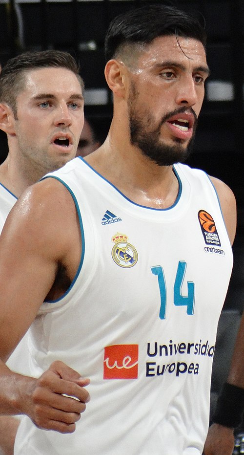 Ayón with the Real Madrid in 2017.