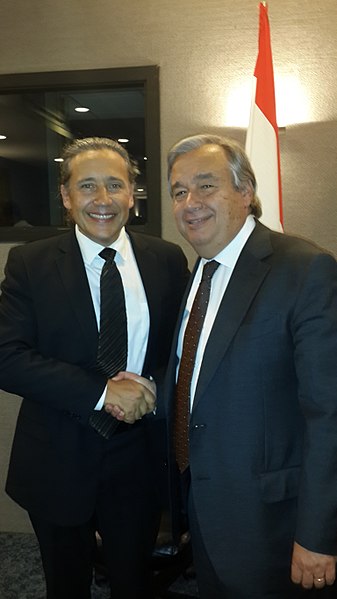 File:Gustavo Gonzalez (UNDP) and Antonio Guterres (UN Secretary General).jpg