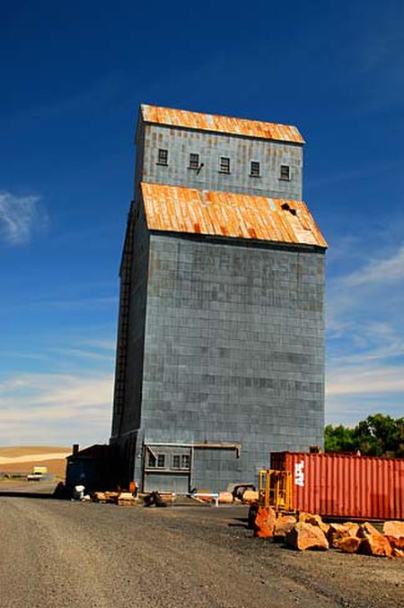 Helix Grain Elevator (Umatilla County, Oregon scenic images) (umaDA0033a).jpg