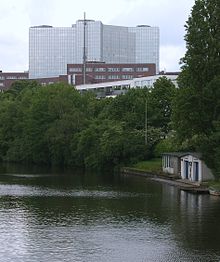 Alster-City, vorn der Osterbekkanal