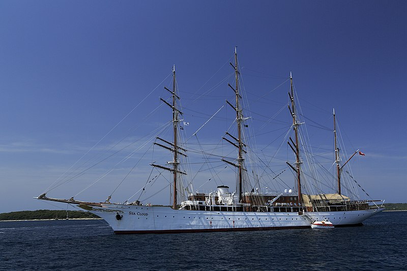 File:J32 702 SS Sea Cloud.jpg