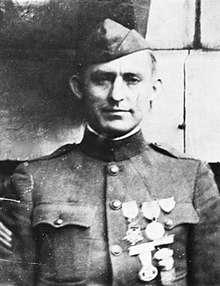 Joseph B. Adkison - Birinci Dünya Savaşı Onur Madalyası alıcı.jpg