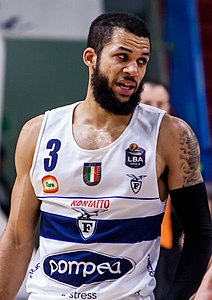 Kassius Robertson (recadré) .jpg