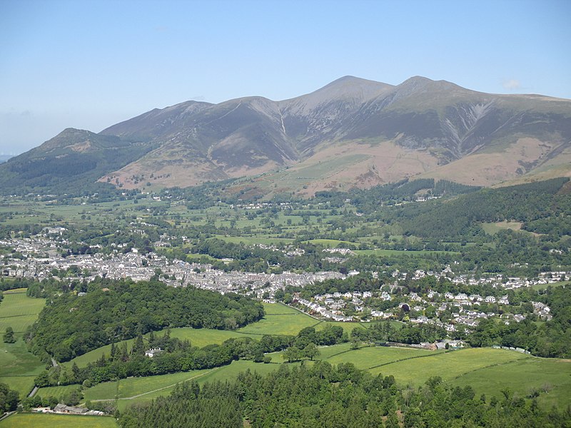 File:Keswick and Skiddaw.jpg