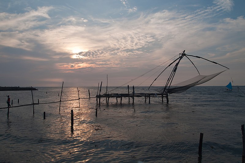 File:Kochi, Chinese fishing nets, Kerala, India.jpg