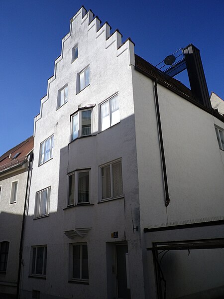 File:Lebzeltergasse 5.jpg