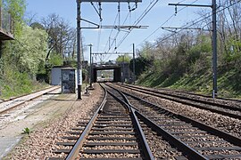 Débranchement de la ligne après la gare de Bourron-Marlotte-Gretz (vue en direction de Moret).