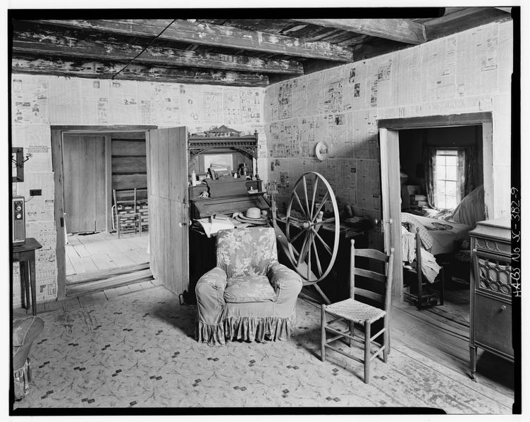 File:Living room, northwest corner - Caldwell-Hutchison Farm, County Road 93, Lowndesville, Abbeville County, SC HABS SC,1-LOWN.V,4-9.tif