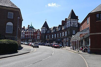 How to get to Llandrindod with public transport- About the place